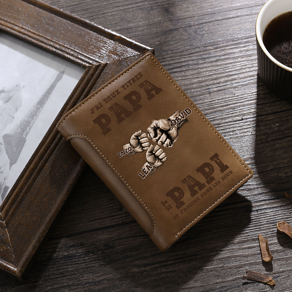 Portefeuille Personnalisé avec Prénoms et Poings - J'ai deux titres PAPA et PAPI