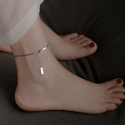 Bracelet de Cheville Minimaliste Argenté avec Pendentif Rectangulaire | Jessemade