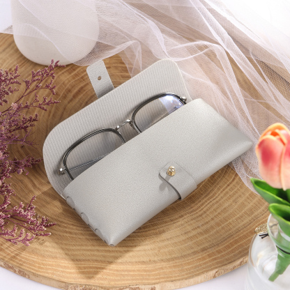 Étui à Lunettes Personnalisé en Cuir 1 Prénom personnalisé avec Fleur de Naissance | Jessemade