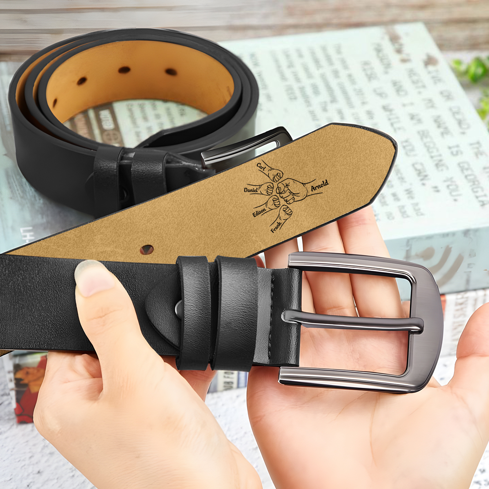 À Papa - Ceinture en Cuir Poing 5 Prénoms Personnalisés " Ce Mec Est Un Papa Génial "Cadeau pour Homme | Jessemade