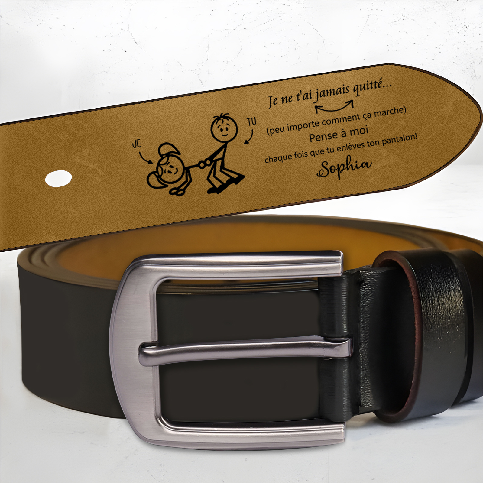 À mon Homme - Ceinture en Cuir Personnalisé avec 1 Prénom Avec Deux Dessins et Message ' Pense à moi chaque fois que tu enlèves ton pantalon ! ' Cadeau pour Homme | Jessemade