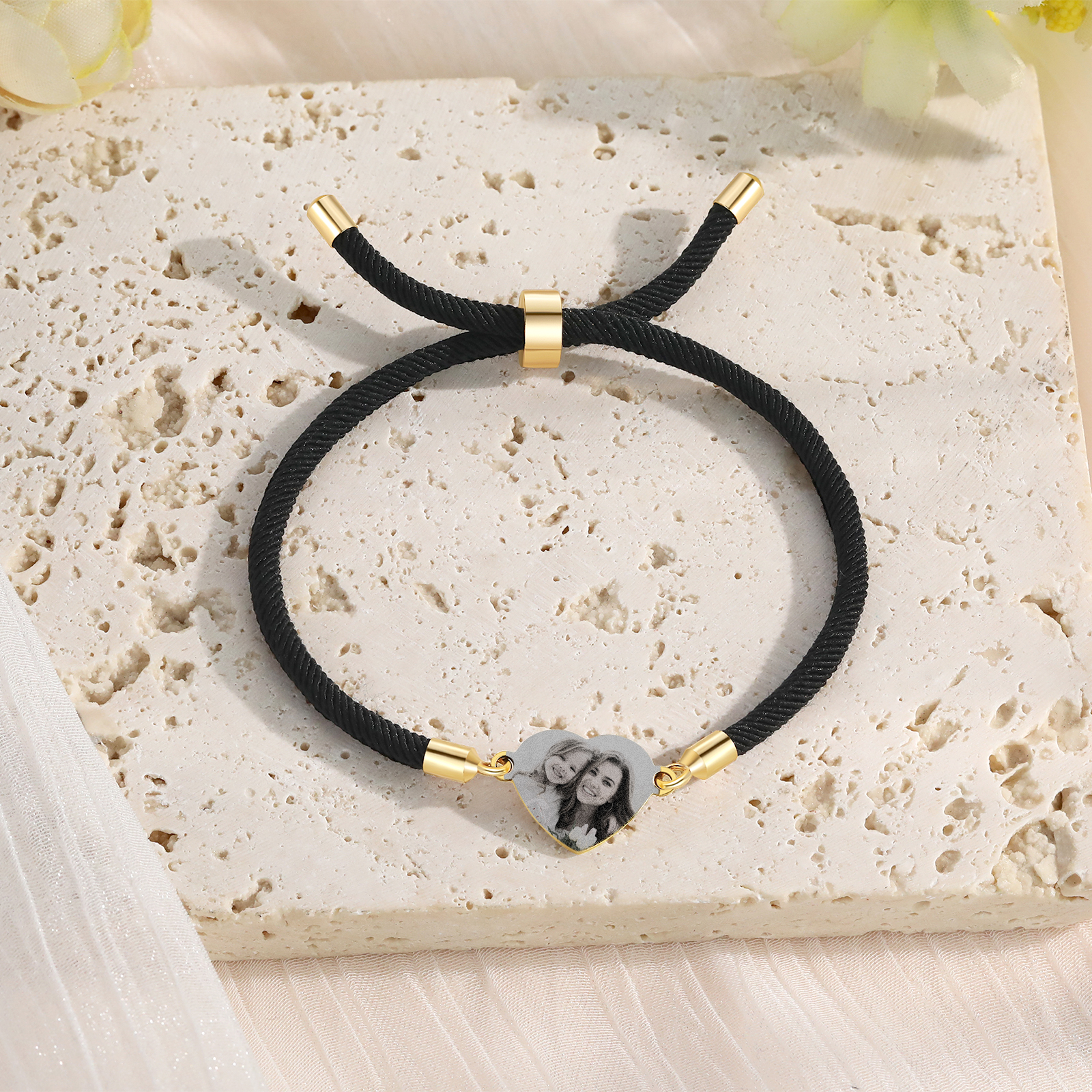 Bracelet Photo Personnalisée Avec Médaillon Coeur Blanc Rose et Noir Bracelet Personnalisable | Jessemade