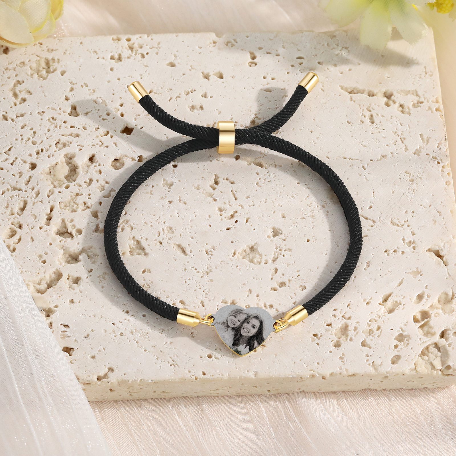 Bracelet Photo Personnalisée Avec Médaillon Coeur Blanc Rose et Noir Bracelet Personnalisable | Jessemade