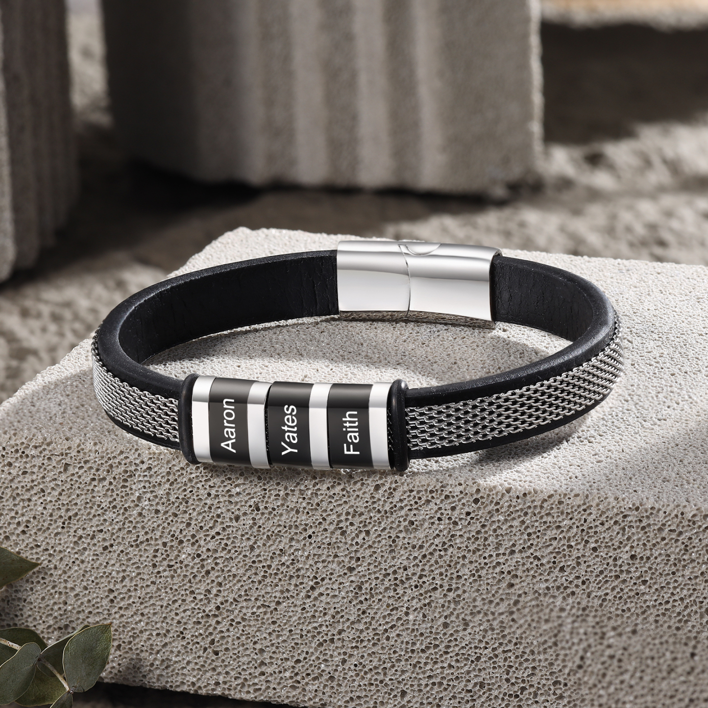 Bracelet Homme  Personnalisé avec Gravure de 3 Prénoms en Acier et Cuir - Cadeau Pour Homme | Jessemade