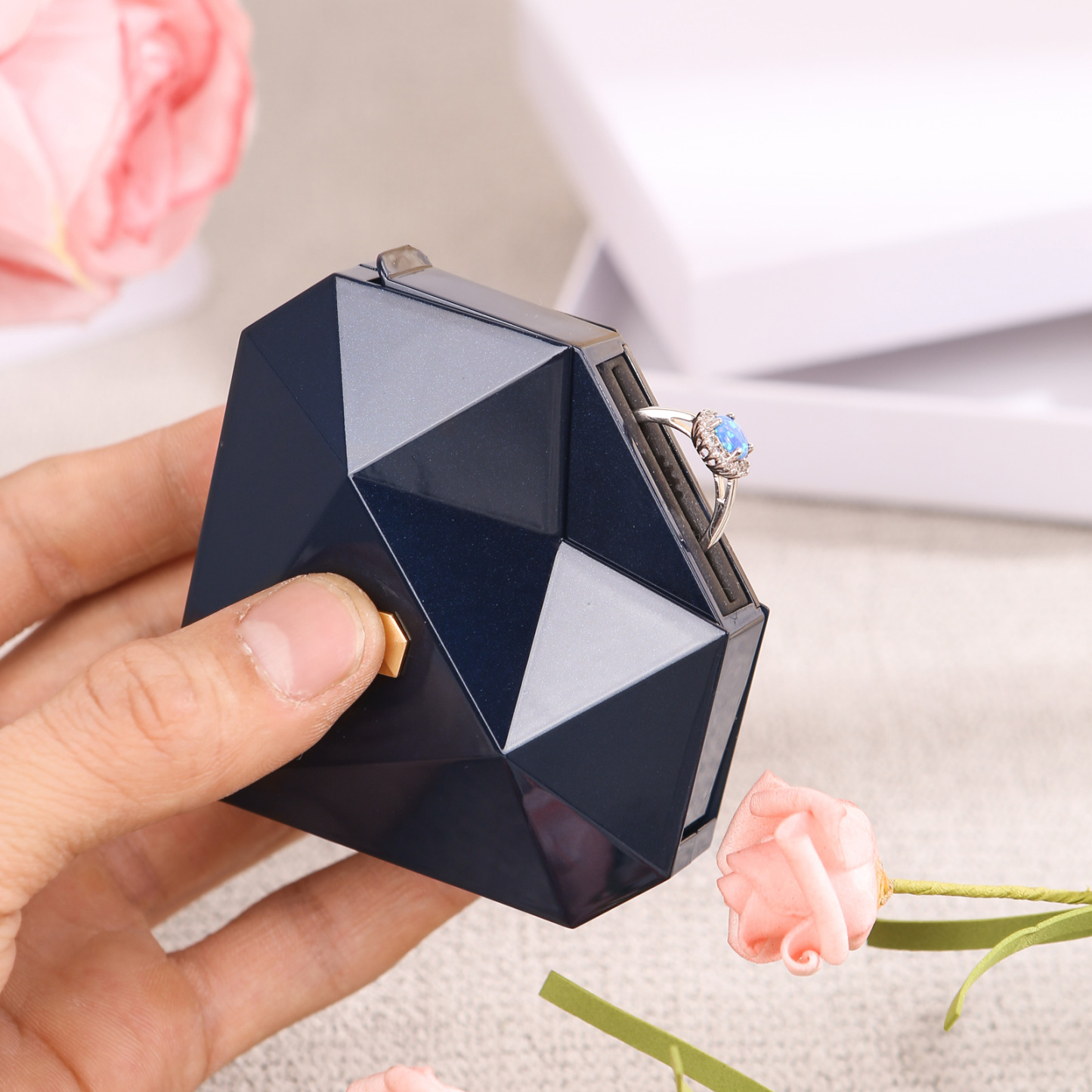 Boîte à bijoux en forme de cœur avec éclairage LED Boîte à Bague Coffre Cadeau Rouge, Blanc, Bleu et Vert | Jessemade