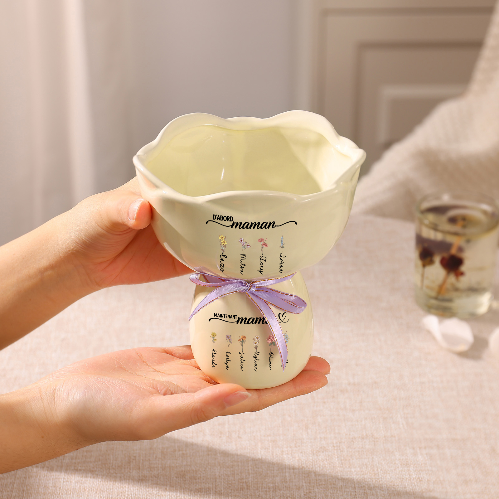Vase Personnalisé en forme de Bouquet avec 2–12 Prénoms et Fleurs de Naissance pour Maman ou Mamie