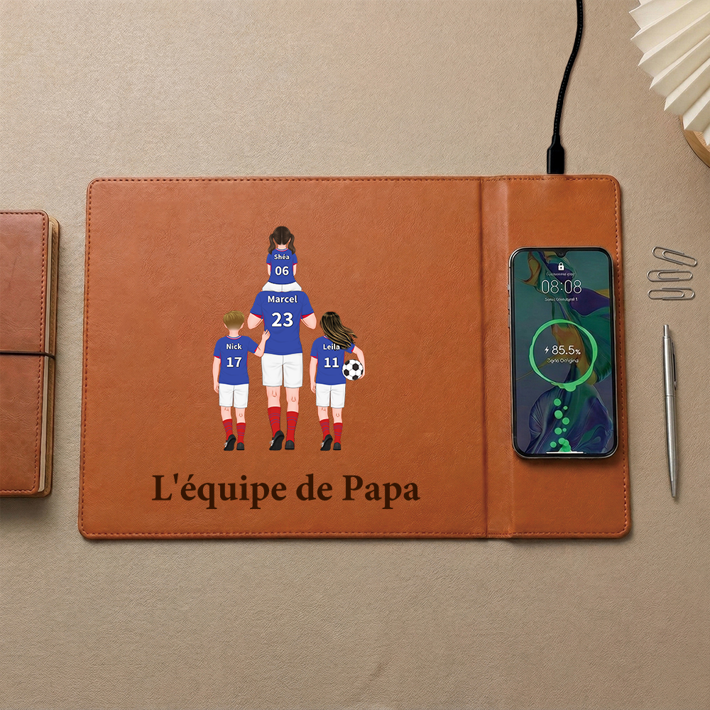 Sous-Main de bureau Personnalisé en cuir avec fonction de charge sans fil « L’équipe de papa », avec 1 à 8 personnages d’enfants et prénoms