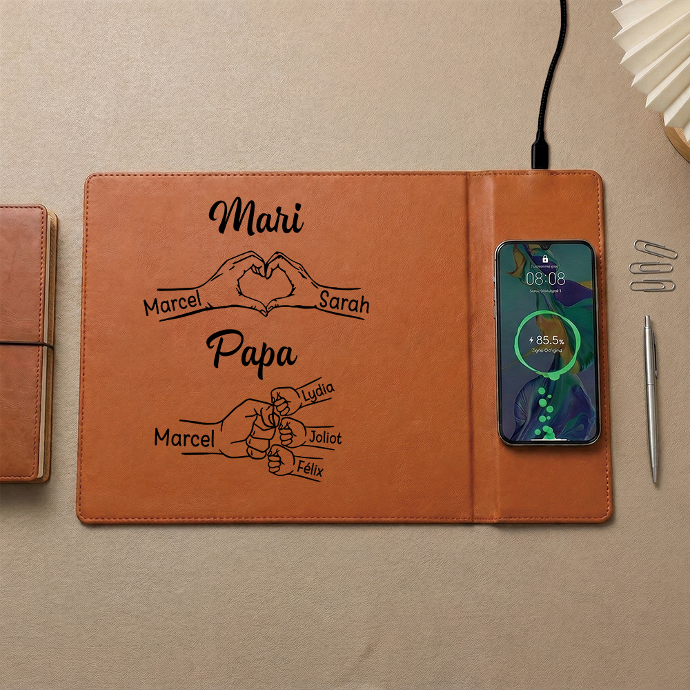 Sous-Main de bureau Personnalisé en cuir avec fonction de charge sans fil, Tapis de souris avec 1 à 8 prénoms pour Papa/Mari