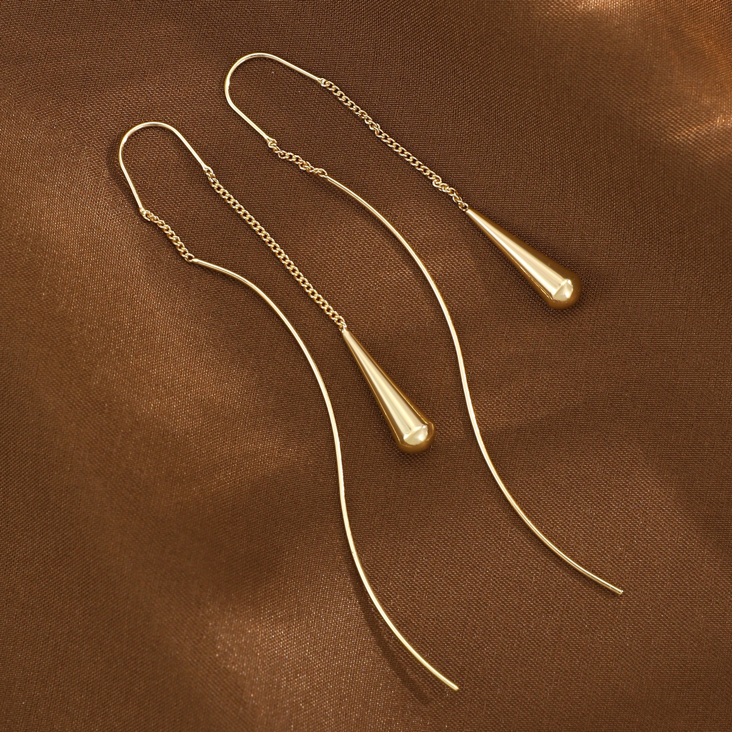 Boucles d’Oreilles fines pendantes minimalistes en forme de fil courbé | Jessemade