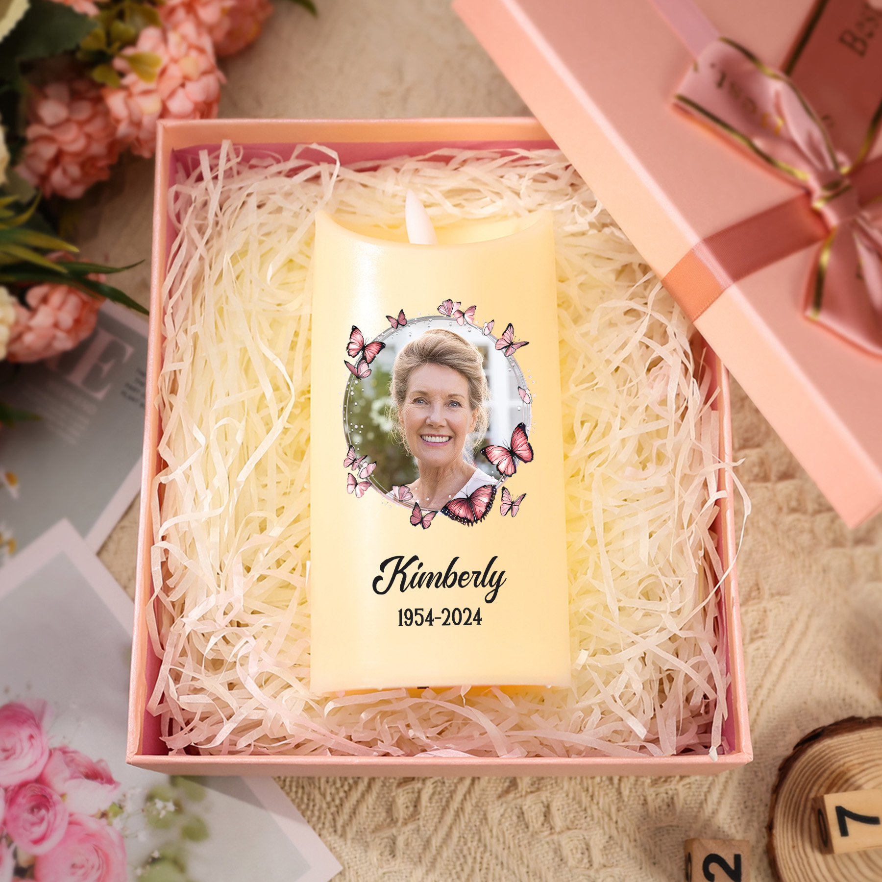 Bougie Électronique Prénom et Date Personnalisés avec Photo Bougie LED Papillons Roses Commémoratives | Jessemade