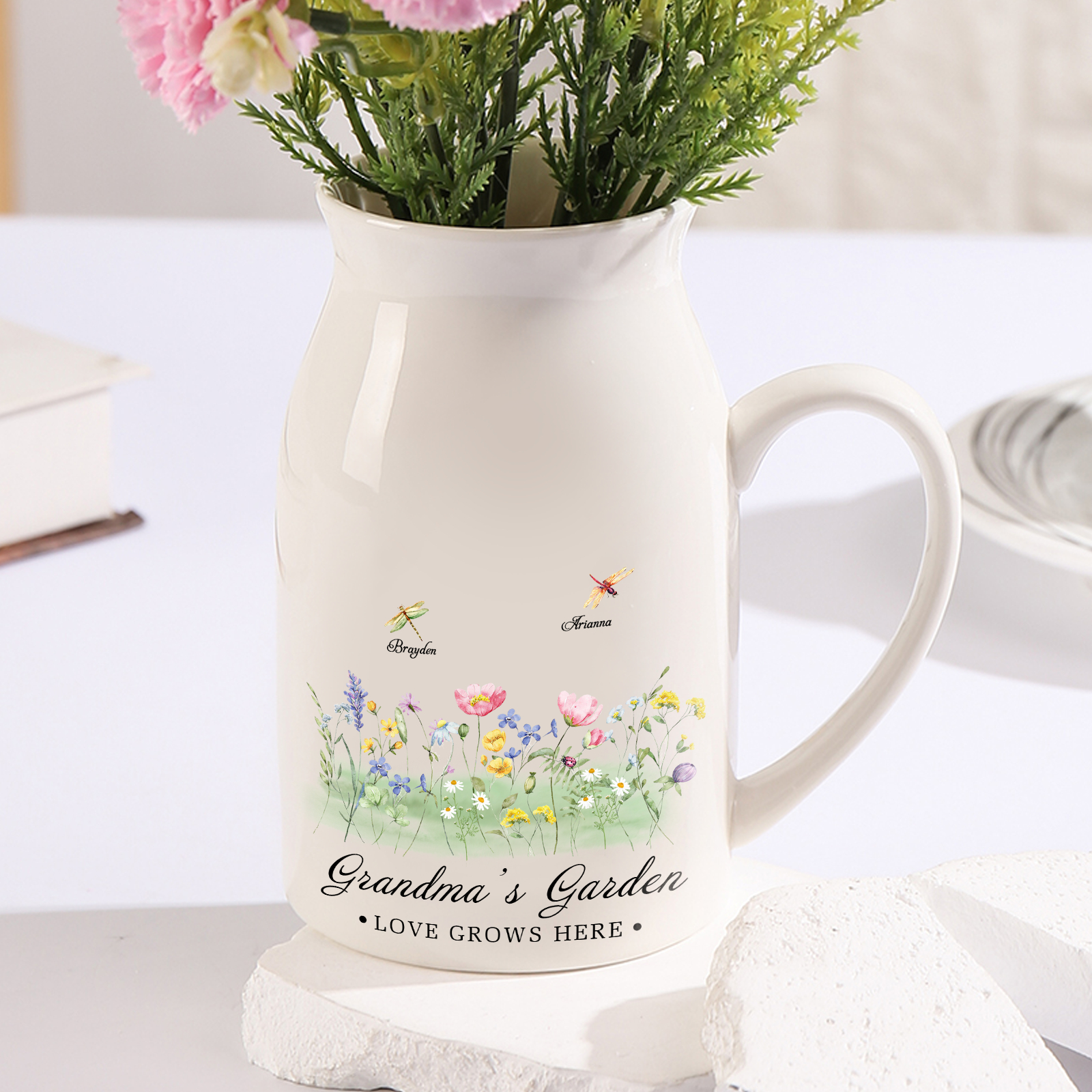 À Grand-mère - Vase en Céramique Personnalisés avec 2-9 Prénoms et 2 Texte Vase Motif Papillons Colorés (sans fleurs) | Jessemade