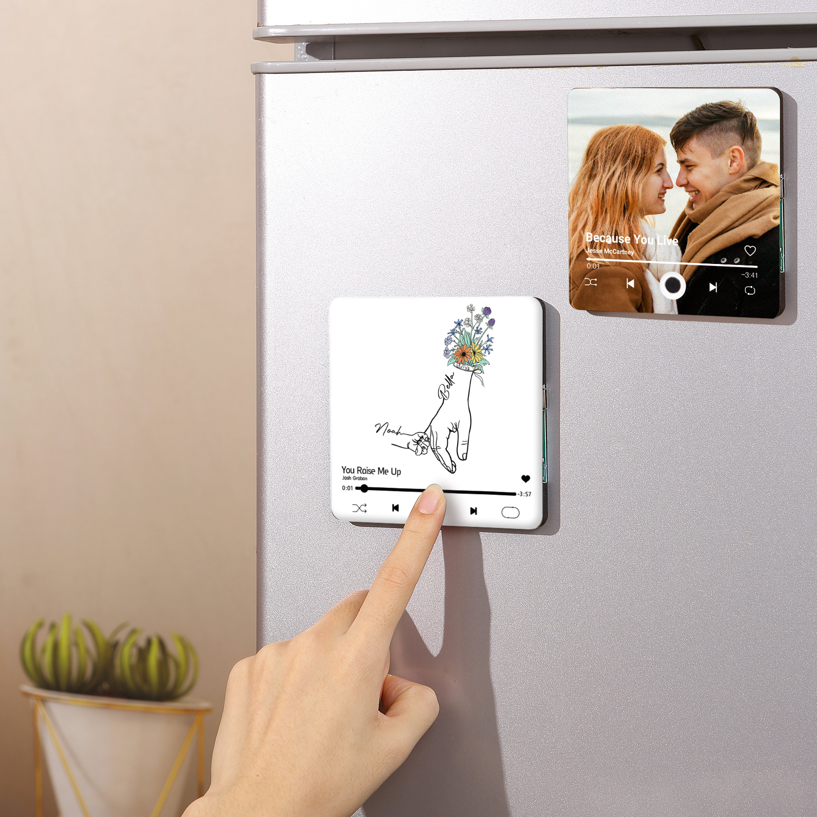 Aimant De Réfrigérateur de Musique 1 Photo et 2 Prénoms Personnalisé Aimant De Frigo la main dans la main en blanc | Jessemade