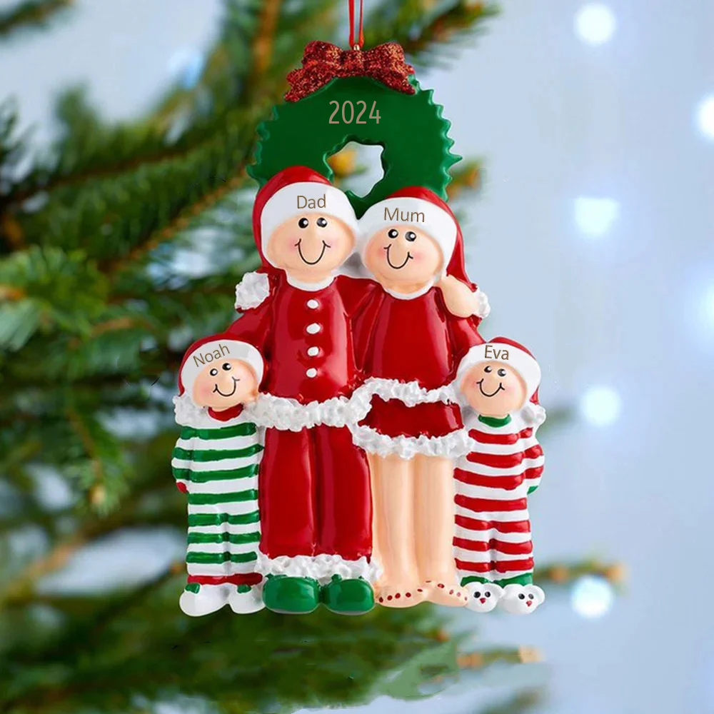 Ornements de Noël Poupée 4 Prénoms Personnalisés avec Années