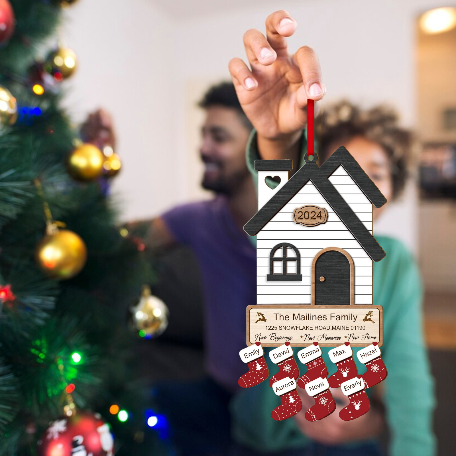 Décoration Sapin Noël en Bois Maison 8 Prénoms Personnalisés avec années et 2 Texte Ornement pour Famille | Jessemade