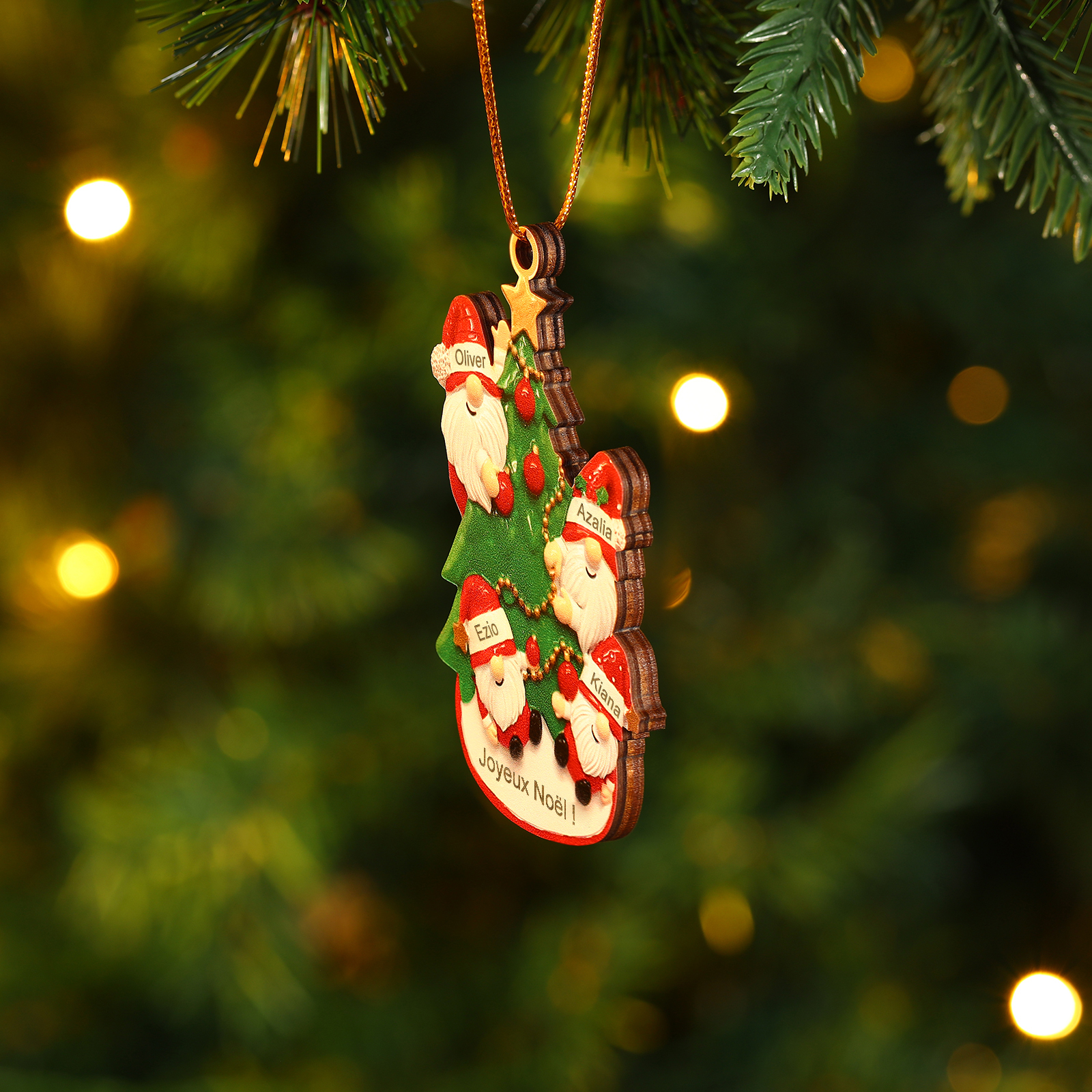 Décoration Sapin Noël en bois Gnomes et Sapin 4 Prénoms Personnalisés avec texte et date Ornement de Noël Cadeau pour famille | Jessemade