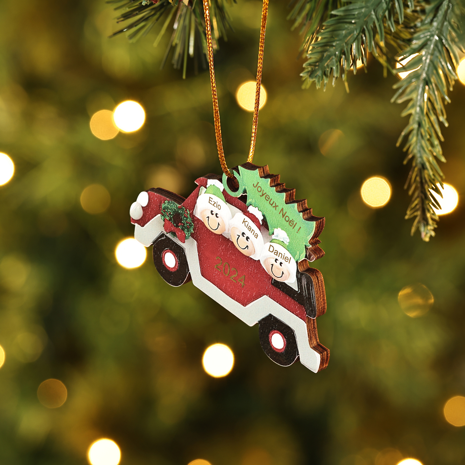 Décoration Sapin Noël en bois Voiture Rouge et sapin 3 Prénoms Personnalisés avec texte et date Cadeau pour famille | Jessemade