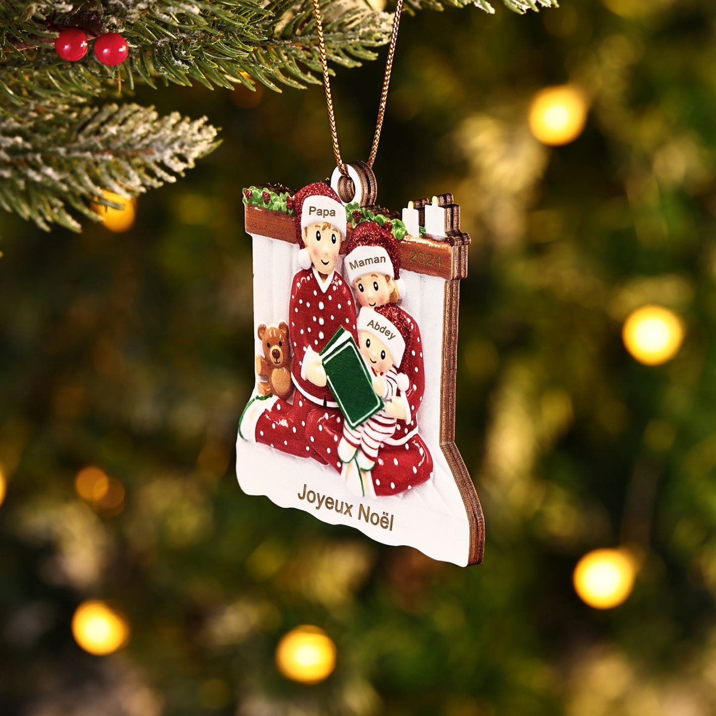 Décoration Sapin Noël en bois la famille en pyjama 3 Prénoms Personnalisés avec Texte et années Cadeau pour Famille | Jessemade
