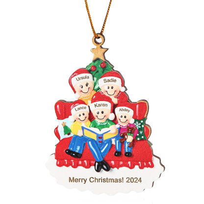 Décoration Sapin Noël en bois sapin et sofa 5 Prénoms Personnalisés avec texte et date Ornement de Noël Cadeau pour famille | Jessemade