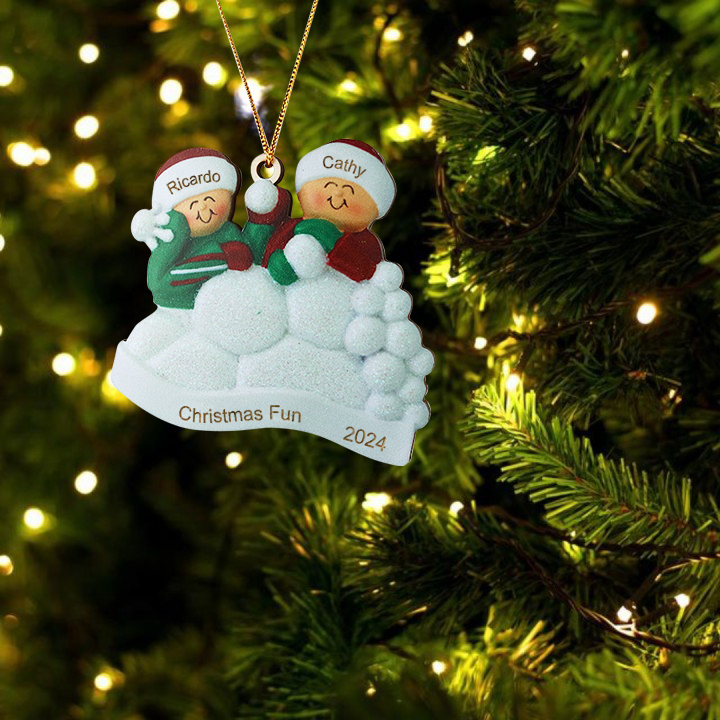 Décoration Sapin Noël en bois la famille joyeues entourés de neige 2 P