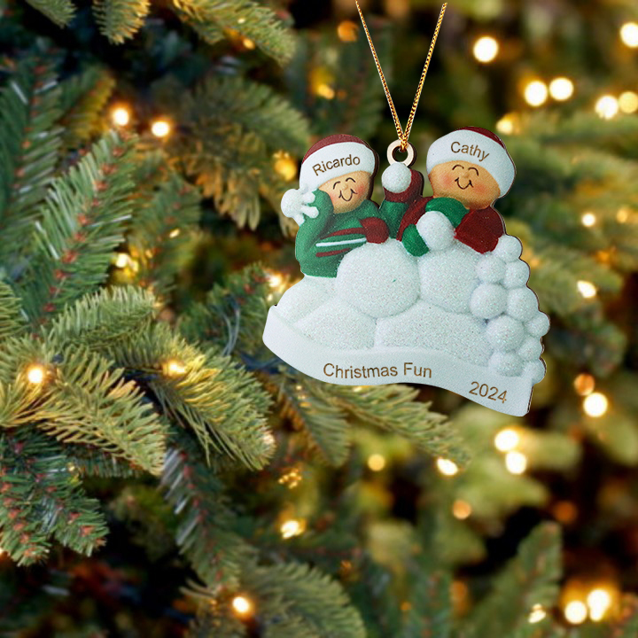 Décoration Sapin Noël en bois la famille joyeues entourés de neige 2 Prénoms Personnalisés avec texte Ornement de Noël Cadeau pour famille | Jessemade
