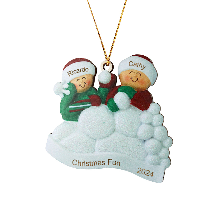 Décoration Sapin Noël en bois la famille joyeues entourés de neige 2 Prénoms Personnalisés avec texte Ornement de Noël Cadeau pour famille | Jessemade