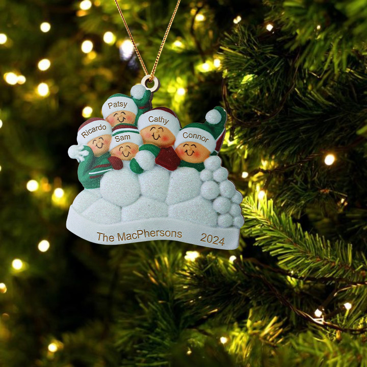Décoration Sapin Noël en bois  la famille joyeuse entourés de neige 5 Prénoms Personnalisés avec texte Ornement de Noël Cadeau pour famille | Jessemade