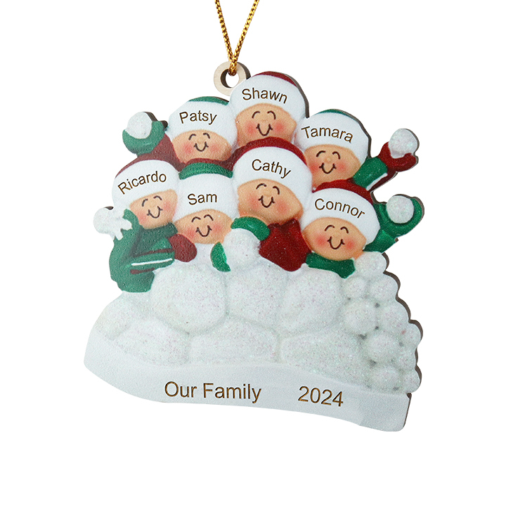 Décoration Sapin Noël en bois la famille joyeuse entourés de neige 7 Prénoms Personnalisés avec texte Ornement de Noël Cadeau pour famille | Jessemade
