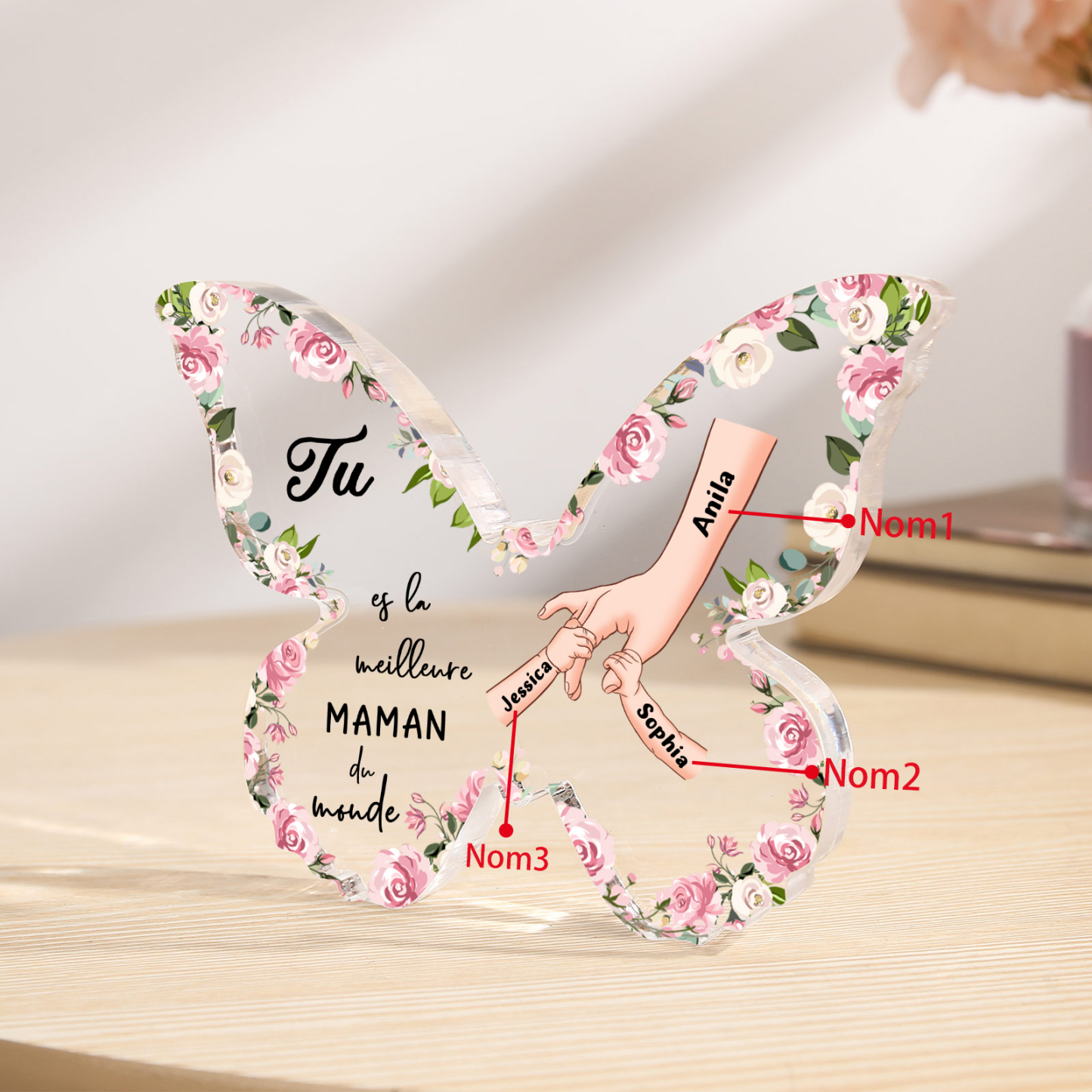 À ma Maman - Plaque Acrylique 3 Prénoms Personnalisés Décoration la Main dans la Main en forme de Papillon | Jessemade