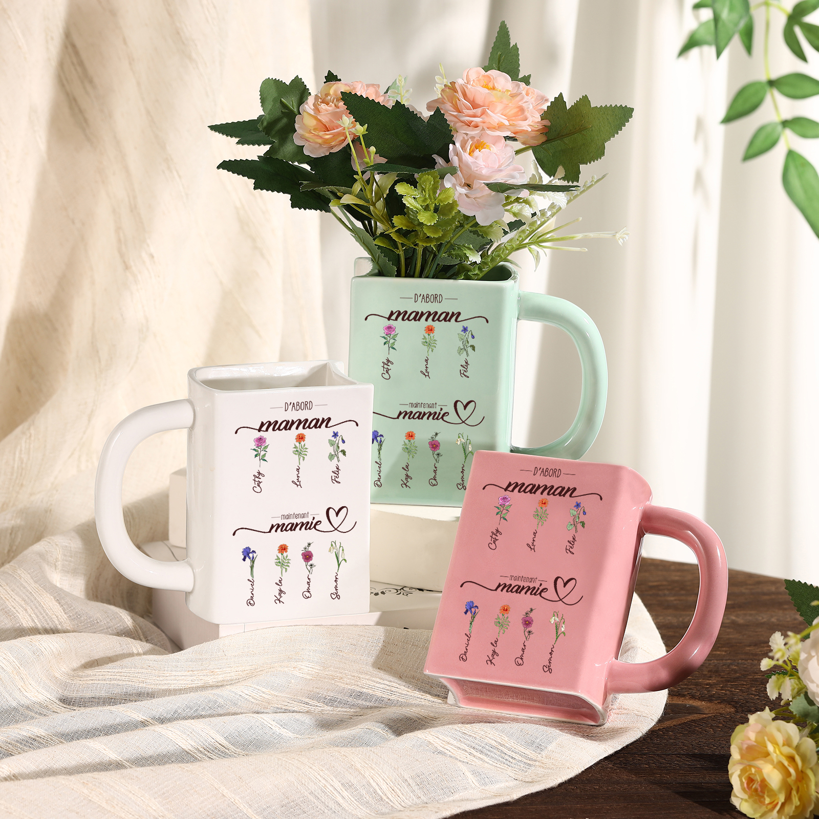 Vase Livre Personnalisé « D'abord Maman, Maintenant Mamie » avec 2 à 10 Prénoms et Fleurs de Naissance