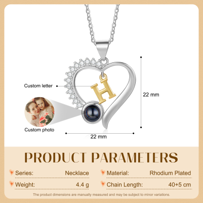 Collier Cœur Personnalisé avec Lettre et Photo projetée – Pendentif Cœur Brillant pour Femme