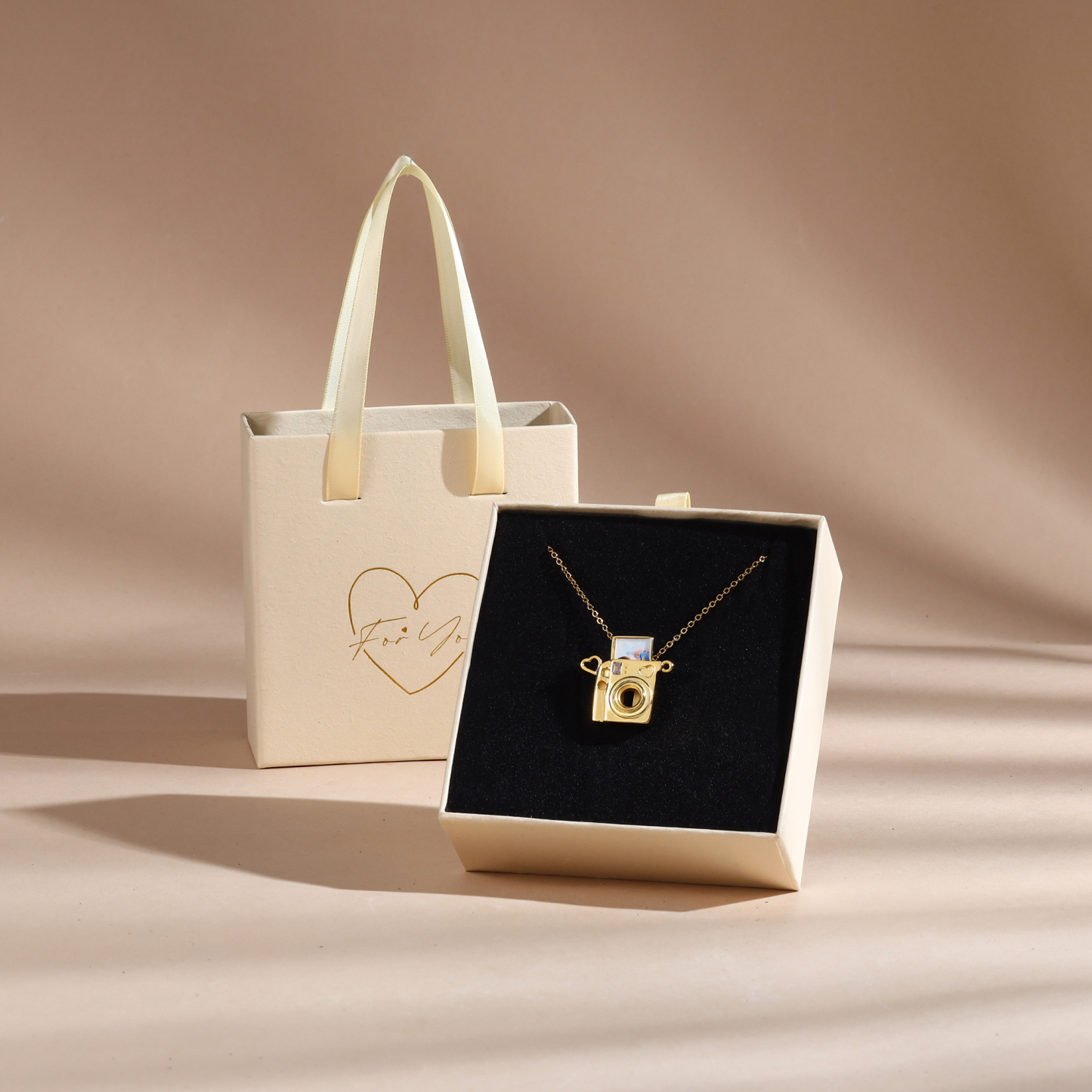 Collier Personnalisé en forme de Caméra Collier Personnalisé avec Photo pour Femme | Jessemade