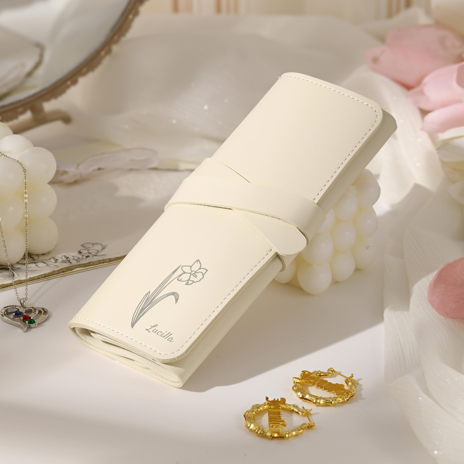 Trousse de Maquillage Personnalisé avec Fleurs de Naissance et Prénom Pochette porte-bijoux personnalisée pour Femme | Jessemade