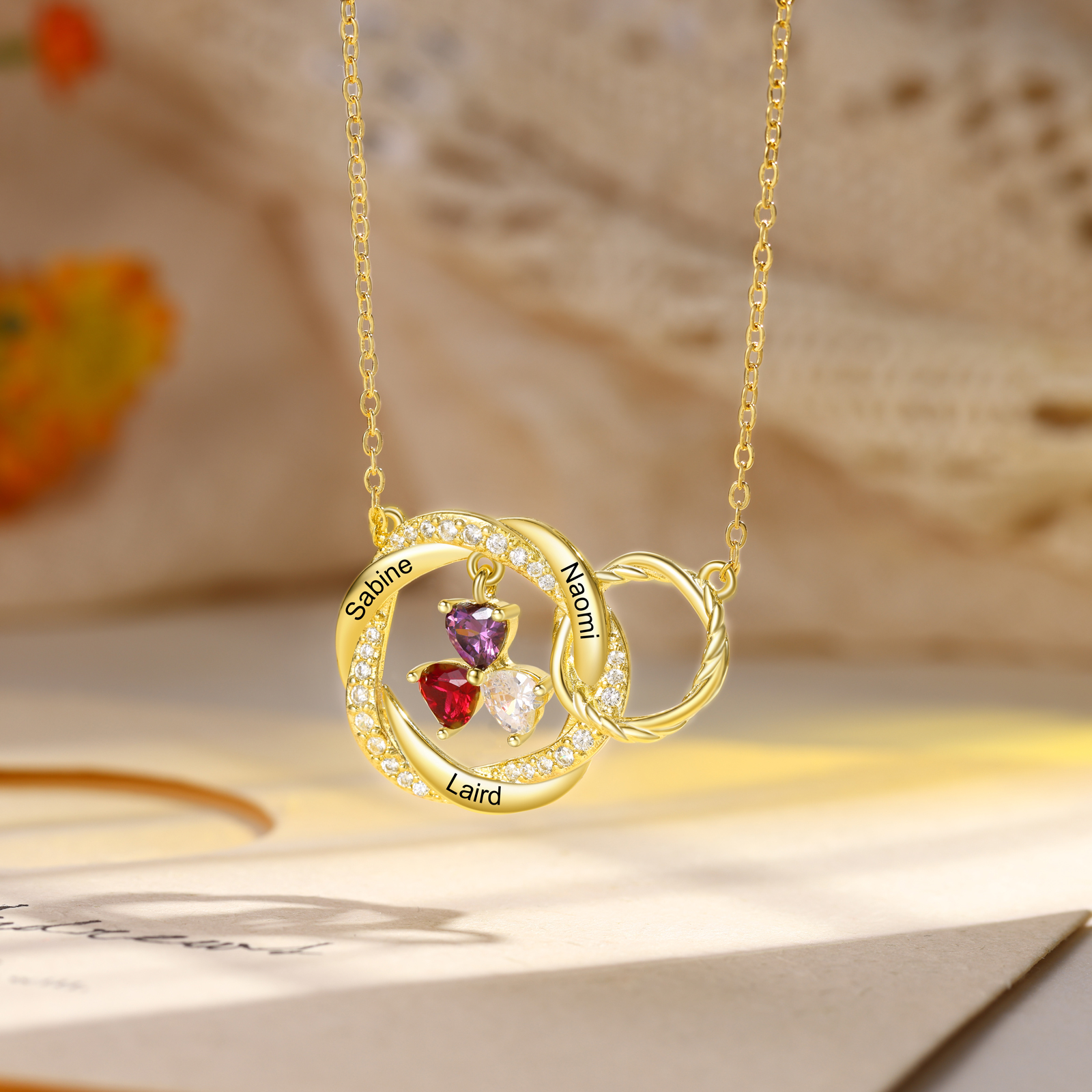 Collier Anneaux Entrelacés 3 Prénoms Personnalisés avec 3 Pierres de Naissance Collier Doré Personnalisable pour Femme｜Jessemade