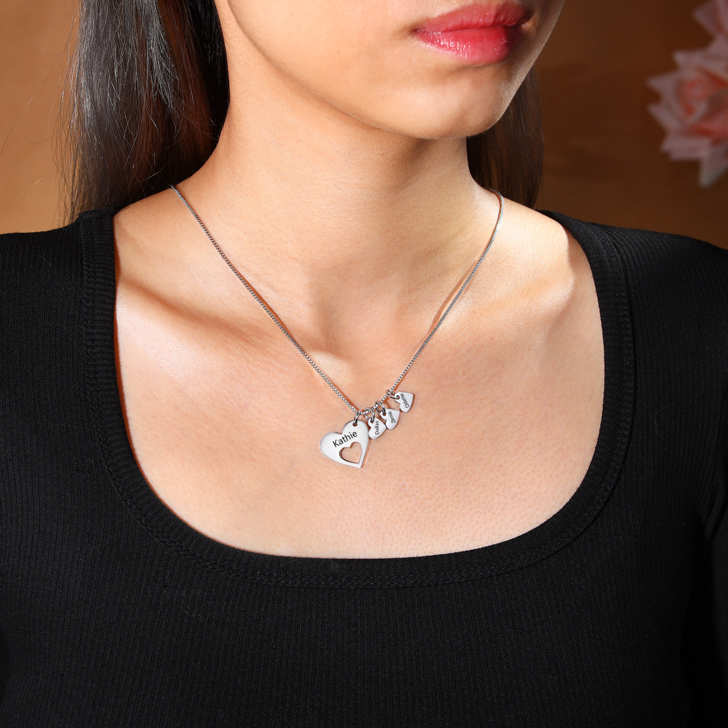 Collier en acier inoxydable Personnalisé avec 4 Prénoms avec pendentif double cœur Collier Personnalisable pour Femme | Jessemade