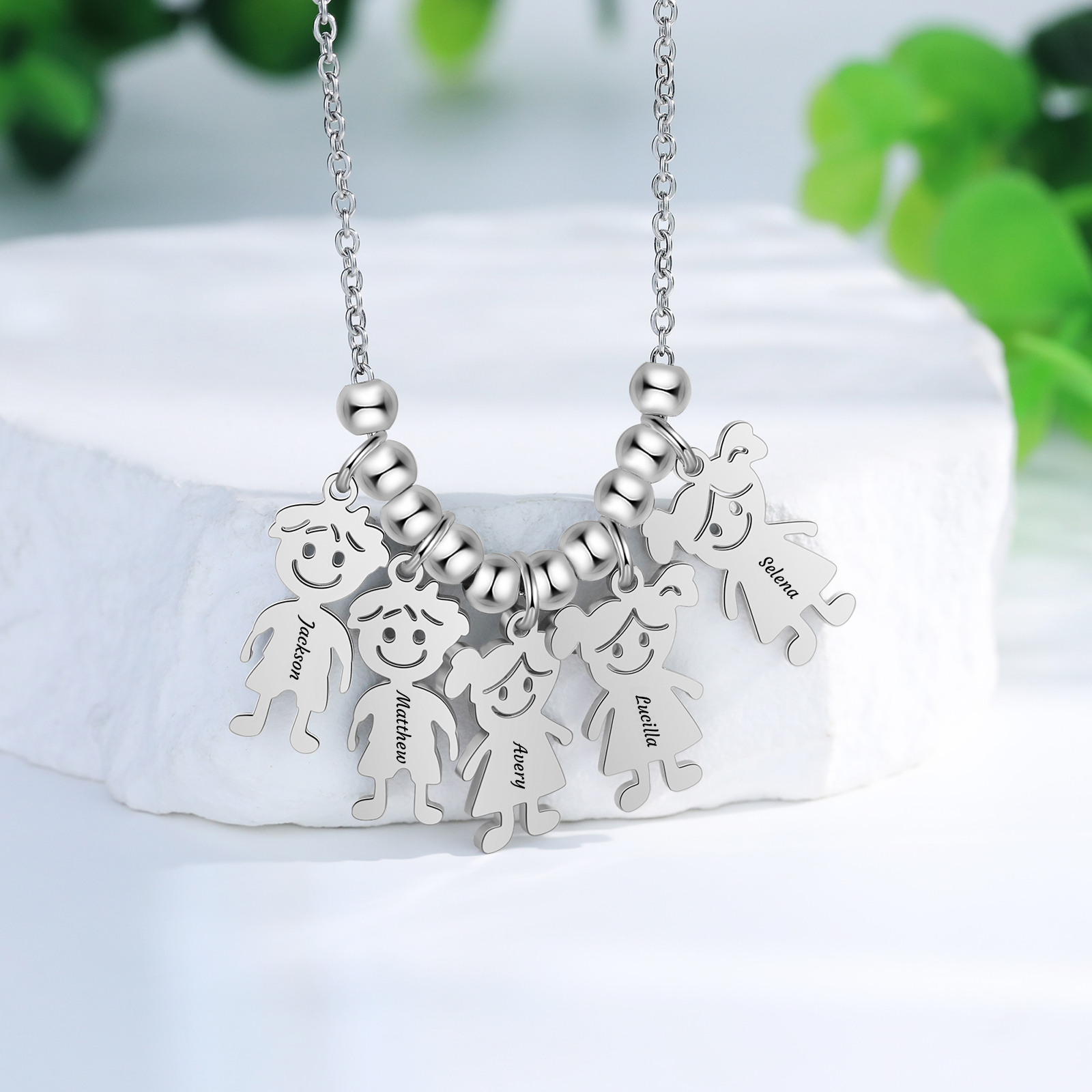 Collier Personnalisé Avec 5 Breloques Enfants et 5 Prénoms | Jessemade