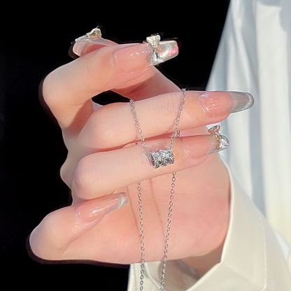 Collier chaîne avec pendentif cylindre riveté  | Jessemade