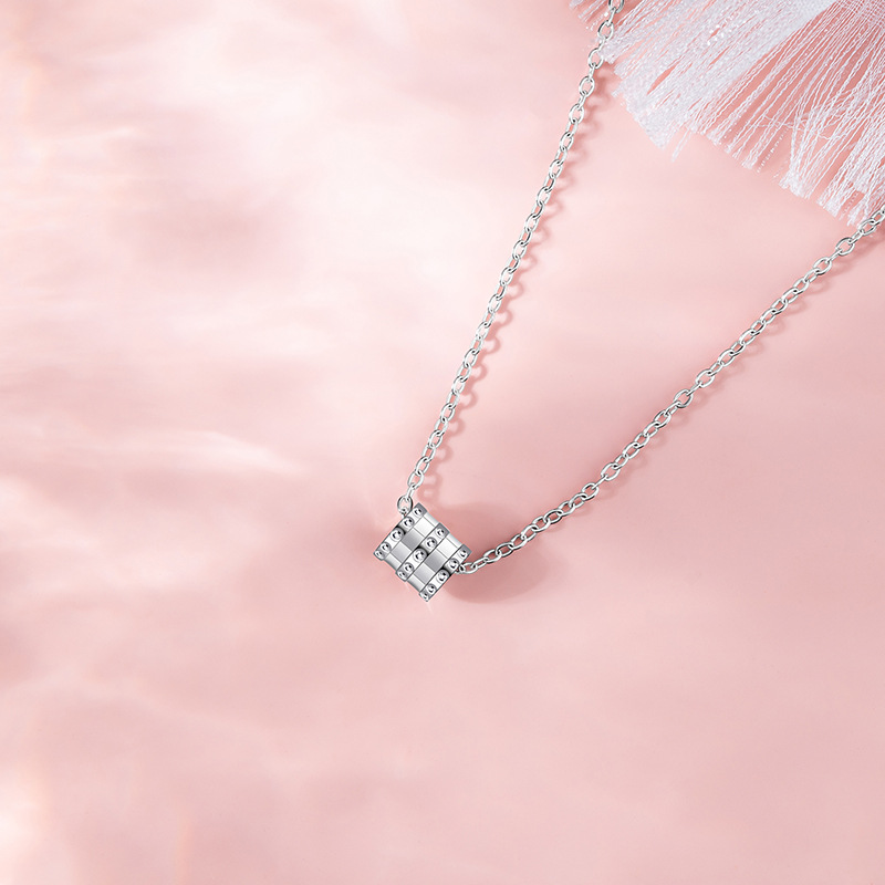 Collier chaîne avec pendentif cylindre riveté  | Jessemade