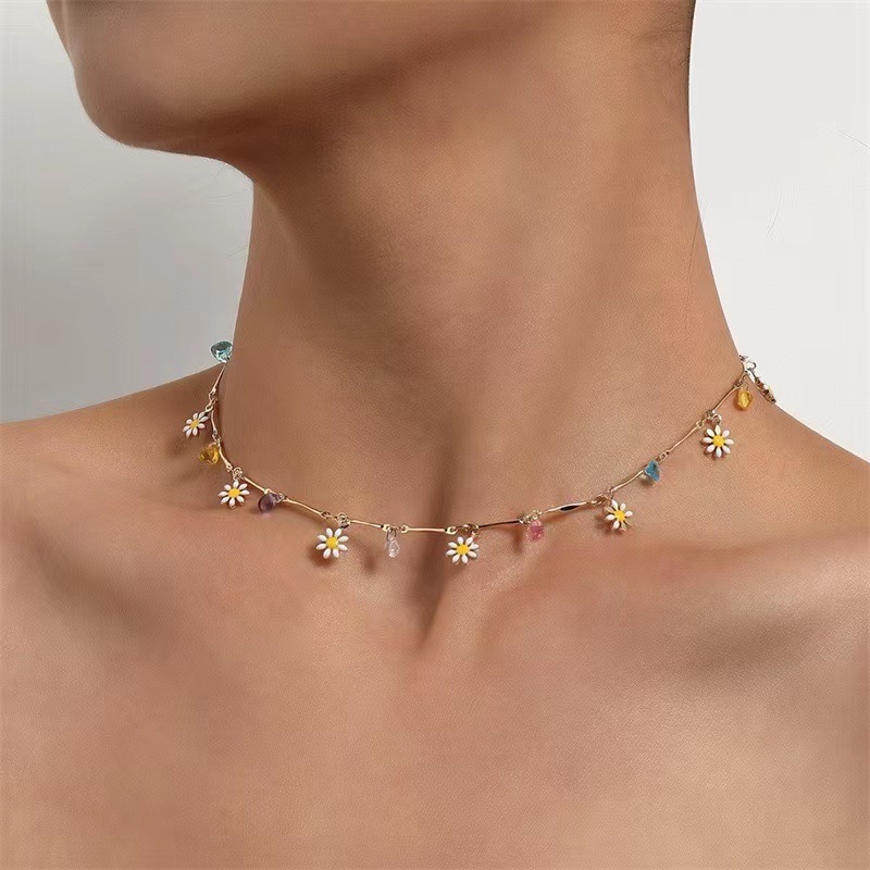 Collier Doré avec Pendentifs Marguerites et Cristaux Colorés | Jessemade