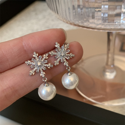 Boucles d'Oreilles de Noël Flocon de Neige avec Perles Grises et Argent Cadeau pour femme | Jessemade