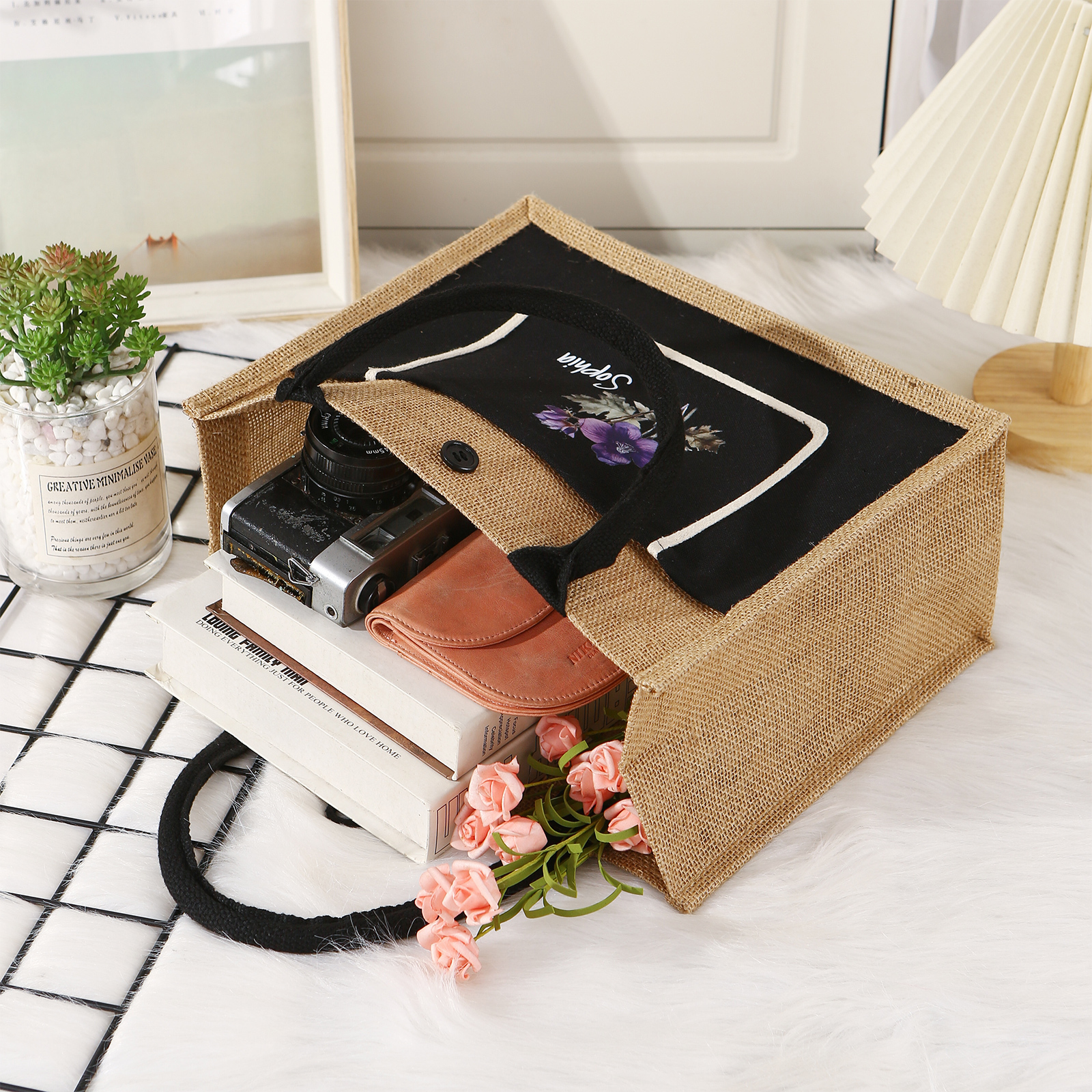 Sac Fourre-Tout en Jute Personnalisé 1 Prénom avec Fleur de naissance Blanc et Noir | Jessemade