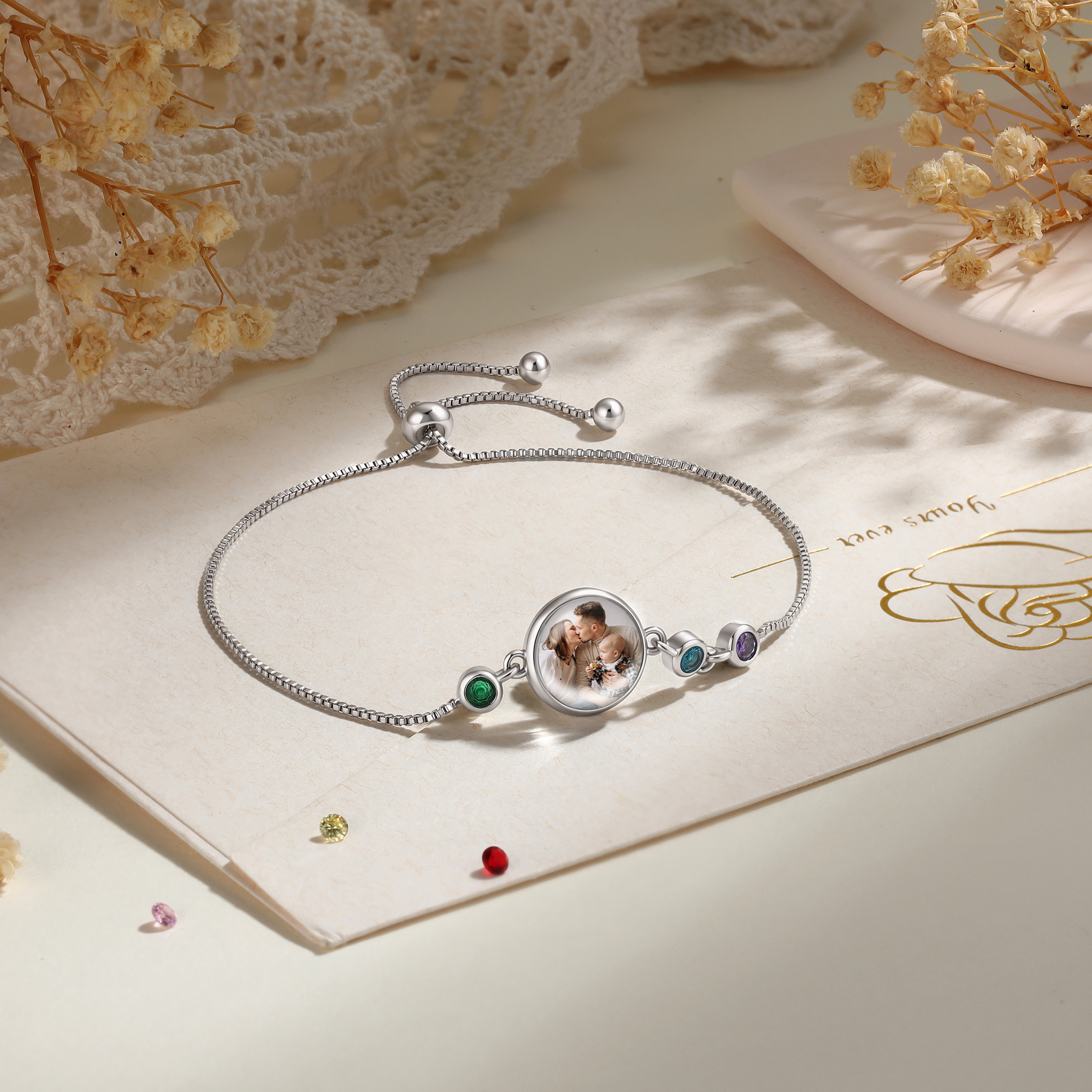 Bracelet Photo Personnalisé avec 1 à 6 Pierres de Naissance – Cadeau Famille pour Femme