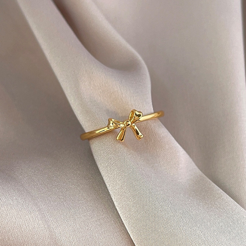 Bague ouverte dorée avec nœud décoratif | Jessemade