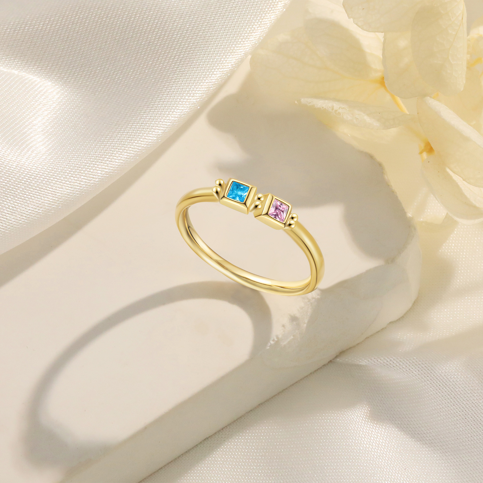 Bague Minimaliste Dorée à 2-5 Pierres – Anneau Fin avec Zirconias Personnalisables