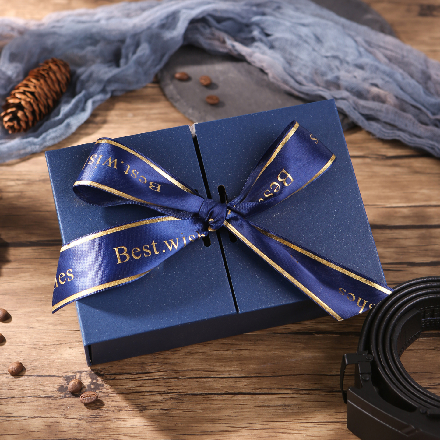 Boîte cadeau en bleu avec ruban emballage cadeau coffre | Jessemade