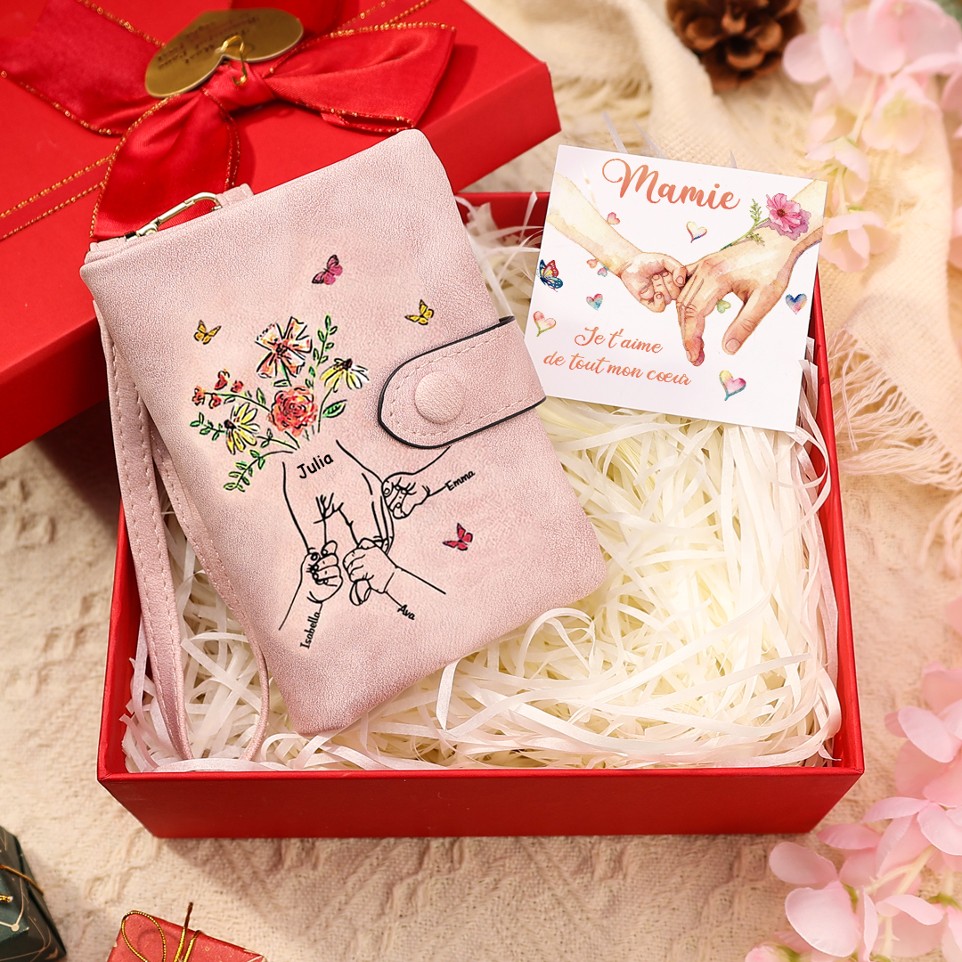 Portefeuille Personnalisé avec des fleurs et un motif main dans la main, ainsi que 3 à 6 prénoms – pour Maman/Mamie