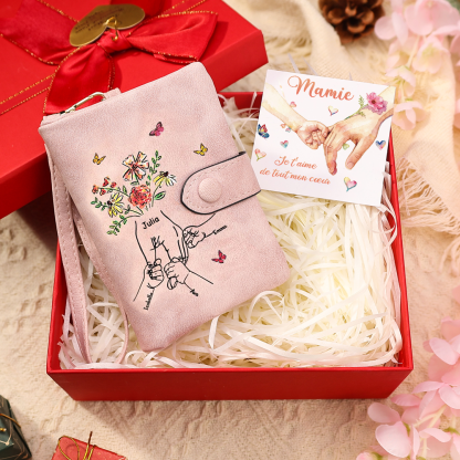 Portefeuille Personnalisé avec des fleurs et un motif main dans la main, ainsi que 3 à 6 prénoms – pour Maman/Mamie