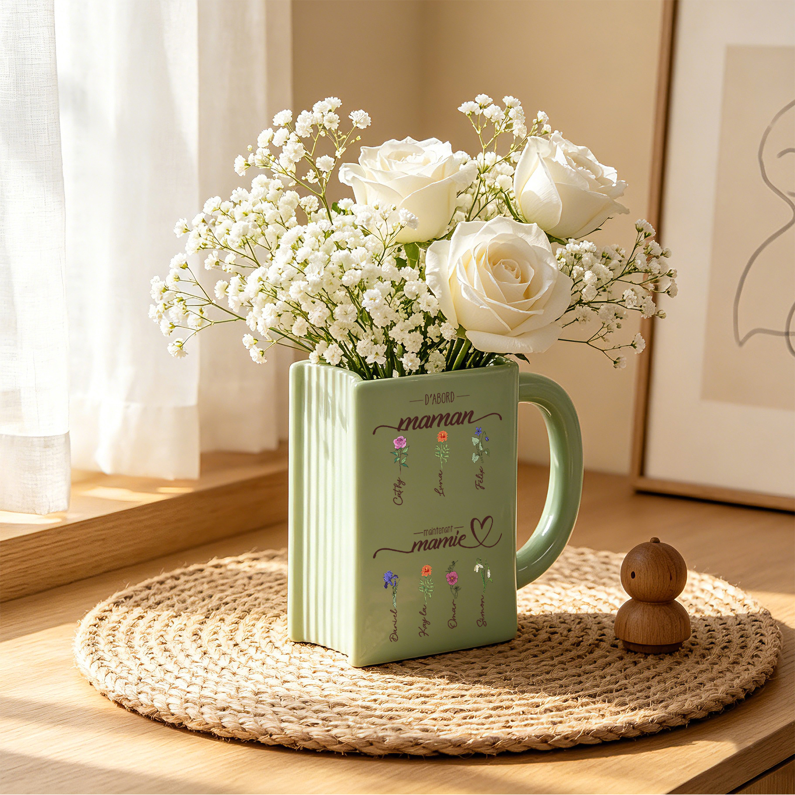 Vase Livre Personnalisé « D'abord Maman, Maintenant Mamie » avec 2 à 10 Prénoms et Fleurs de Naissance