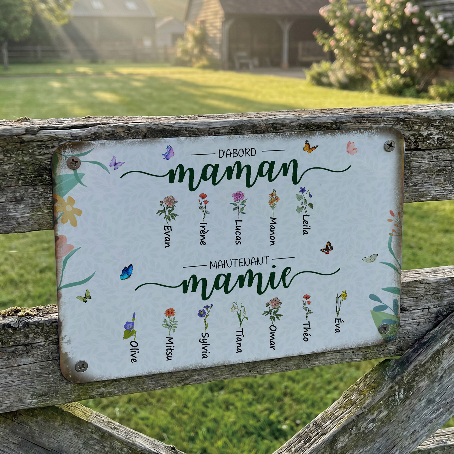 Plaque en Métal Personnalisée avec Prénoms et Fleurs de Naissance « D’abord Maman, maintenant Mamie »