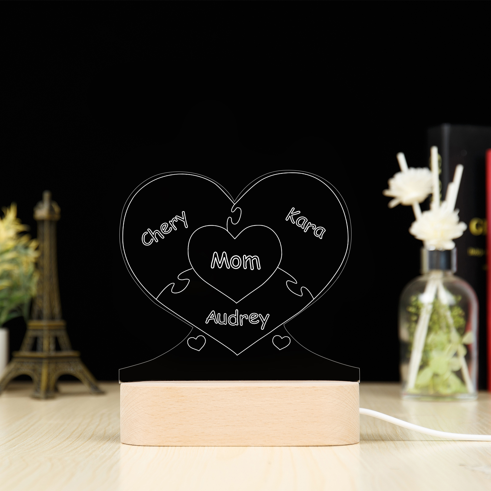 Lampe de chevet Cœur LED Lumières 3 Prénoms et 1 Texte Personnalisés pour Famille