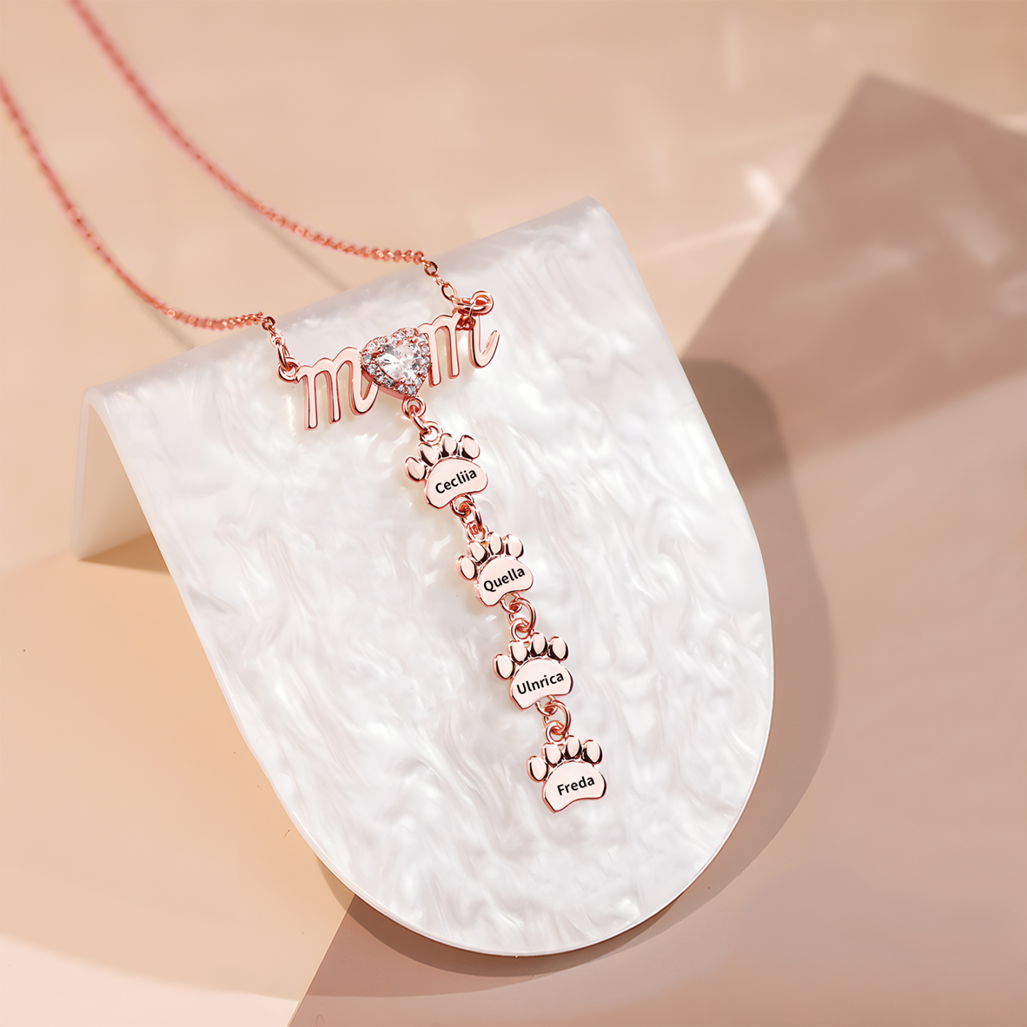 Collier Pendentif Petite Patte 4 Prénoms Personnalisés Collier pour Maman